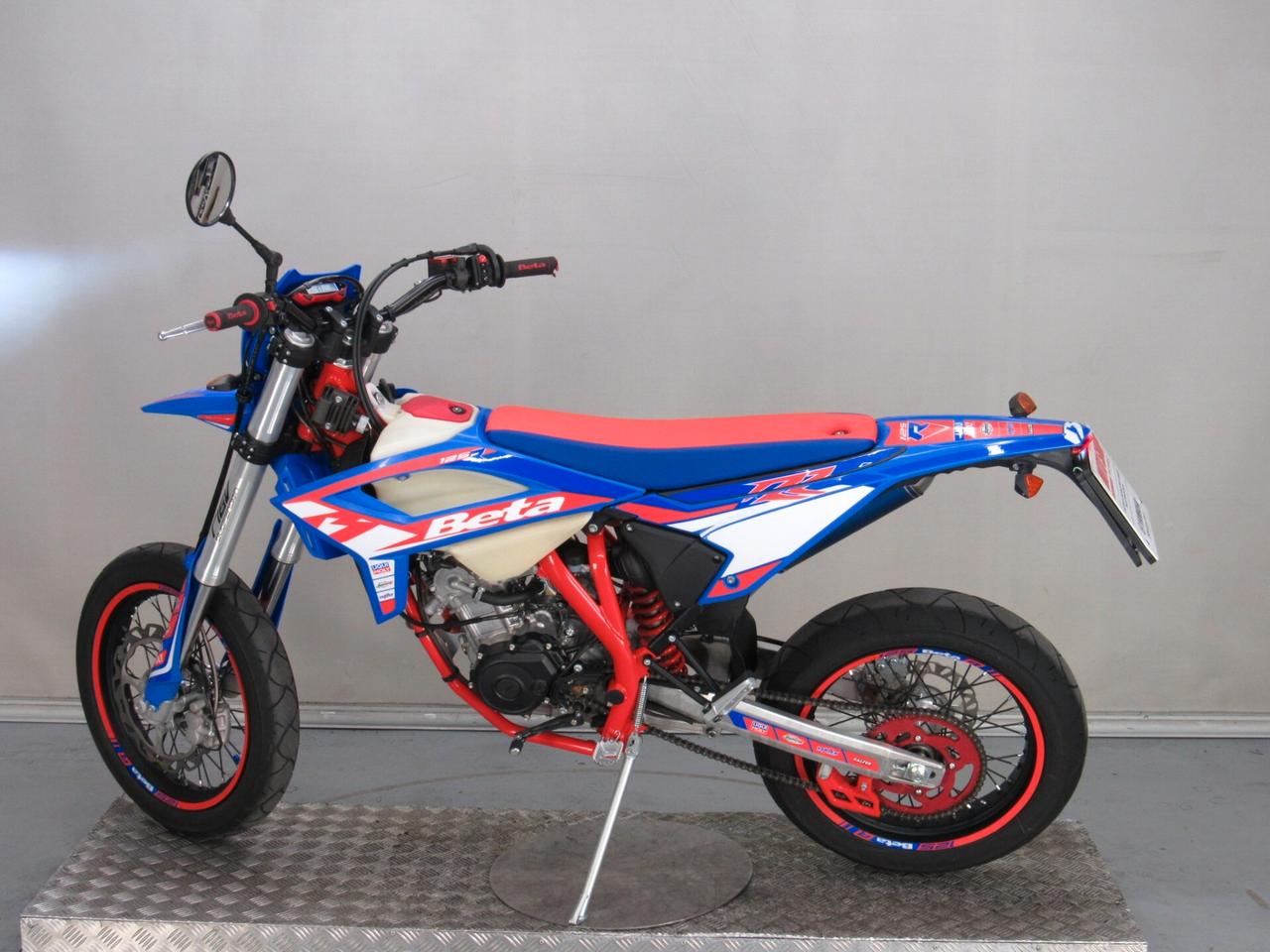 Beta RR Motard 125 R 11KW PATENTE A1 E B