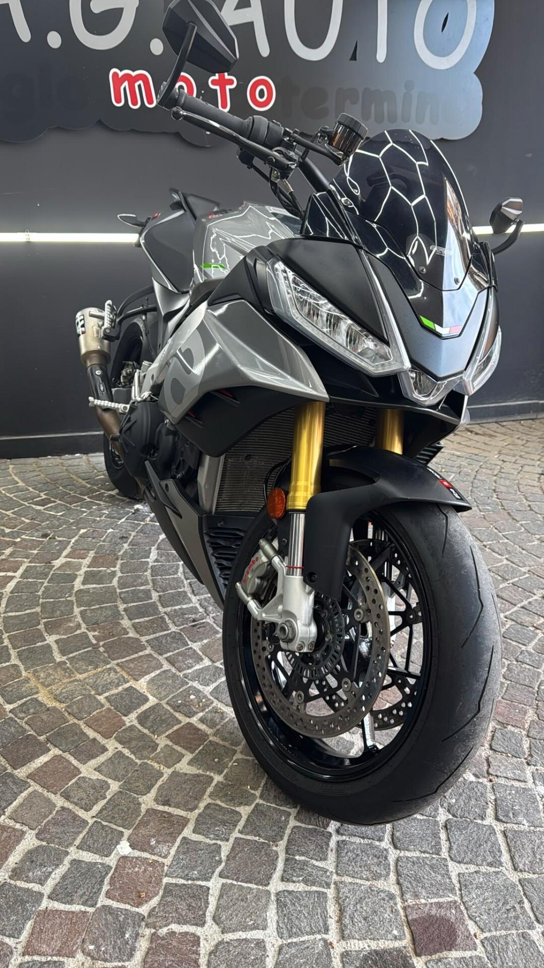 Aprilia Tuono V4 1100