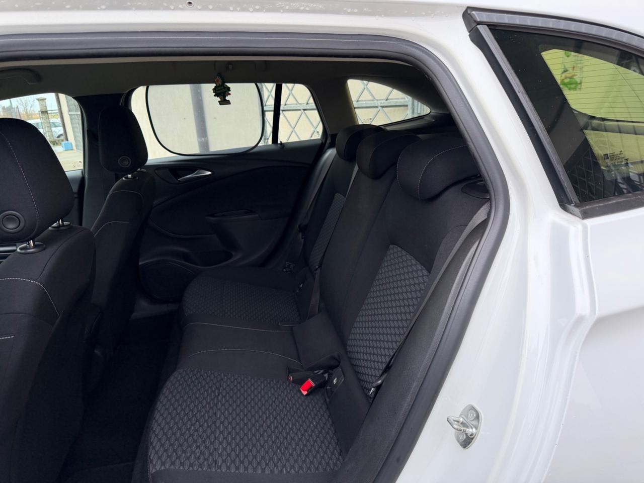 Opel Astra 1.6 CDTI Sports Tourer Cosmo