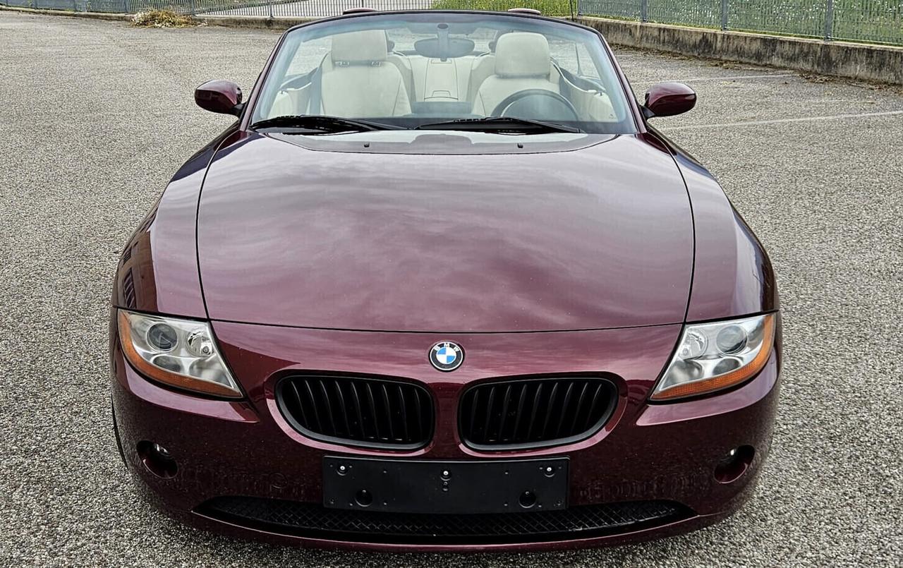 Bmw Z4 3.0i Roadster Merlot-Rot