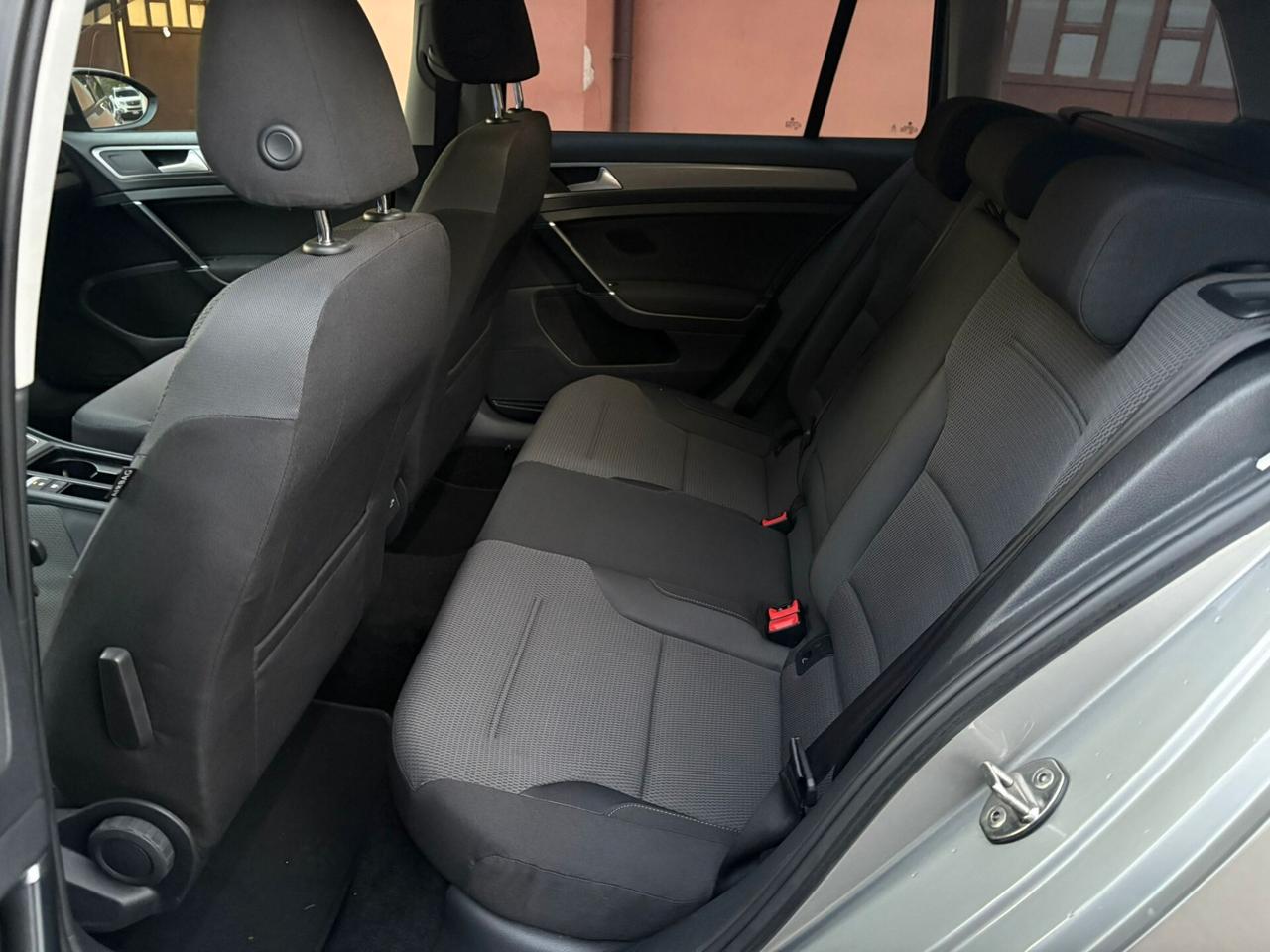 Volkswagen Golf Variant 1.4 TGI Highline BlueMotion