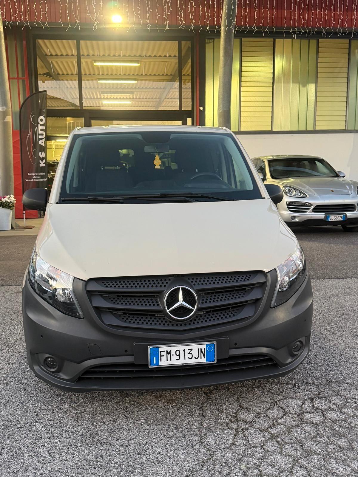 Mercedes Benz vito114CDI AUTOMATICO 5 POSTI AUTOCARRO lungo