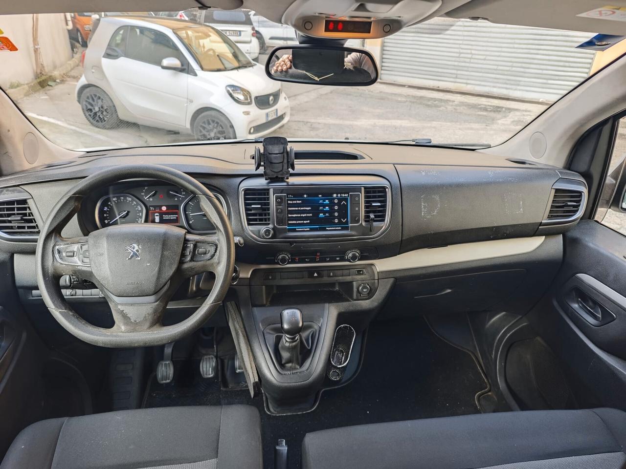 Peugeot Traveler- Pulmino 9 posti-2017