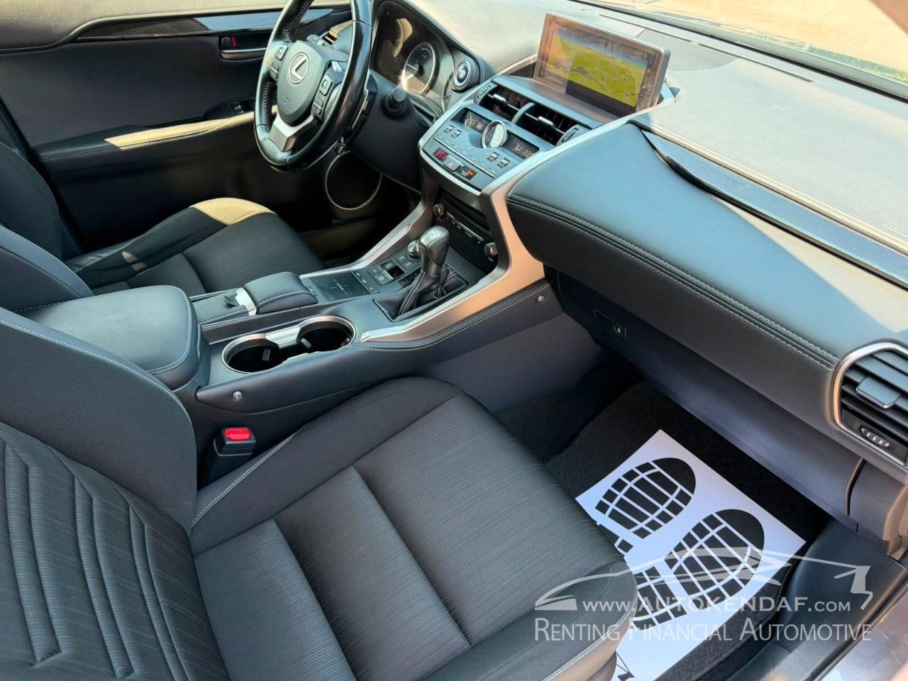 Lexus NX 300h 2.5 Executive 4wd cvt