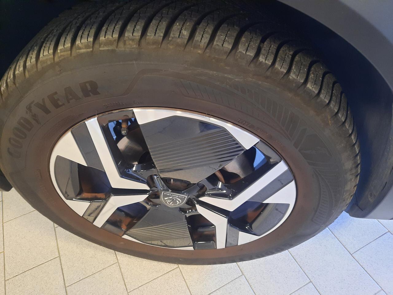 Peugeot 2008 PureTech 100 S&S Allure