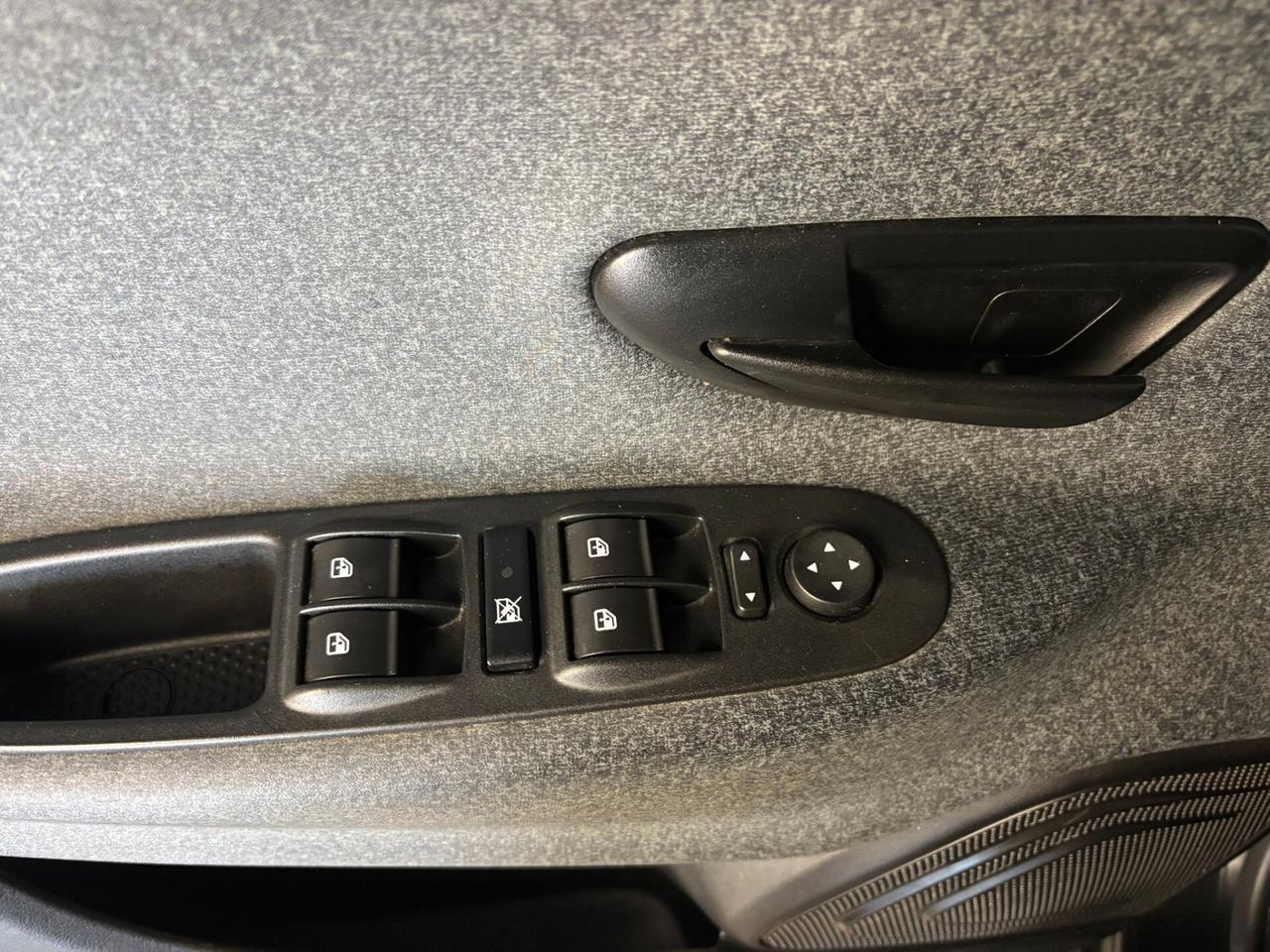 Lancia Ypsilon 1.0 Ibrido/Benzina 5 porte