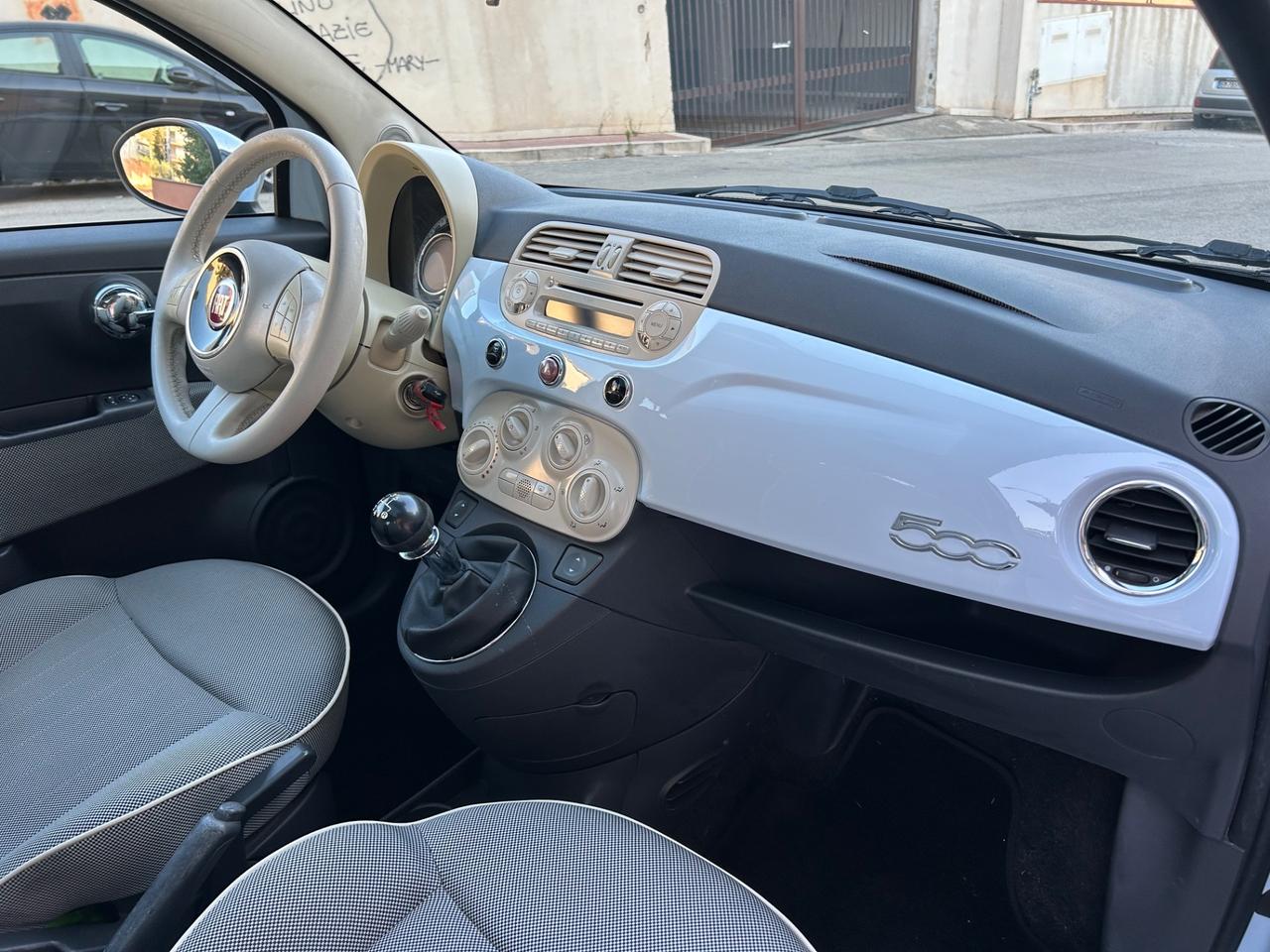 Fiat 500 1.2 Lounge ideale per neo patentati