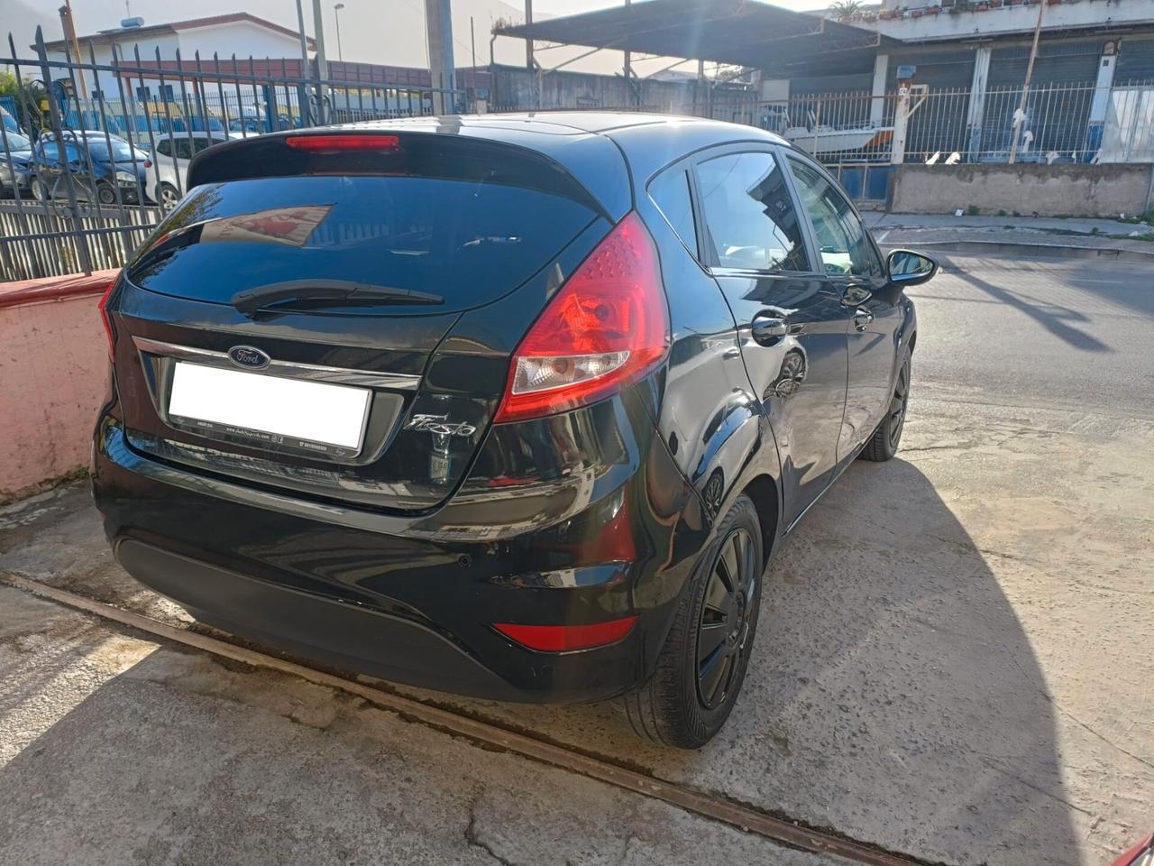 Ford Fiesta 1.4 5 porte Bz.- GPL Titanium