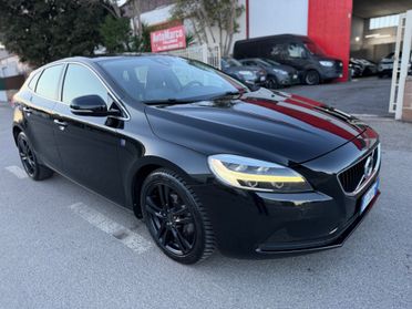 Volvo V40 D2 R-design Momentum