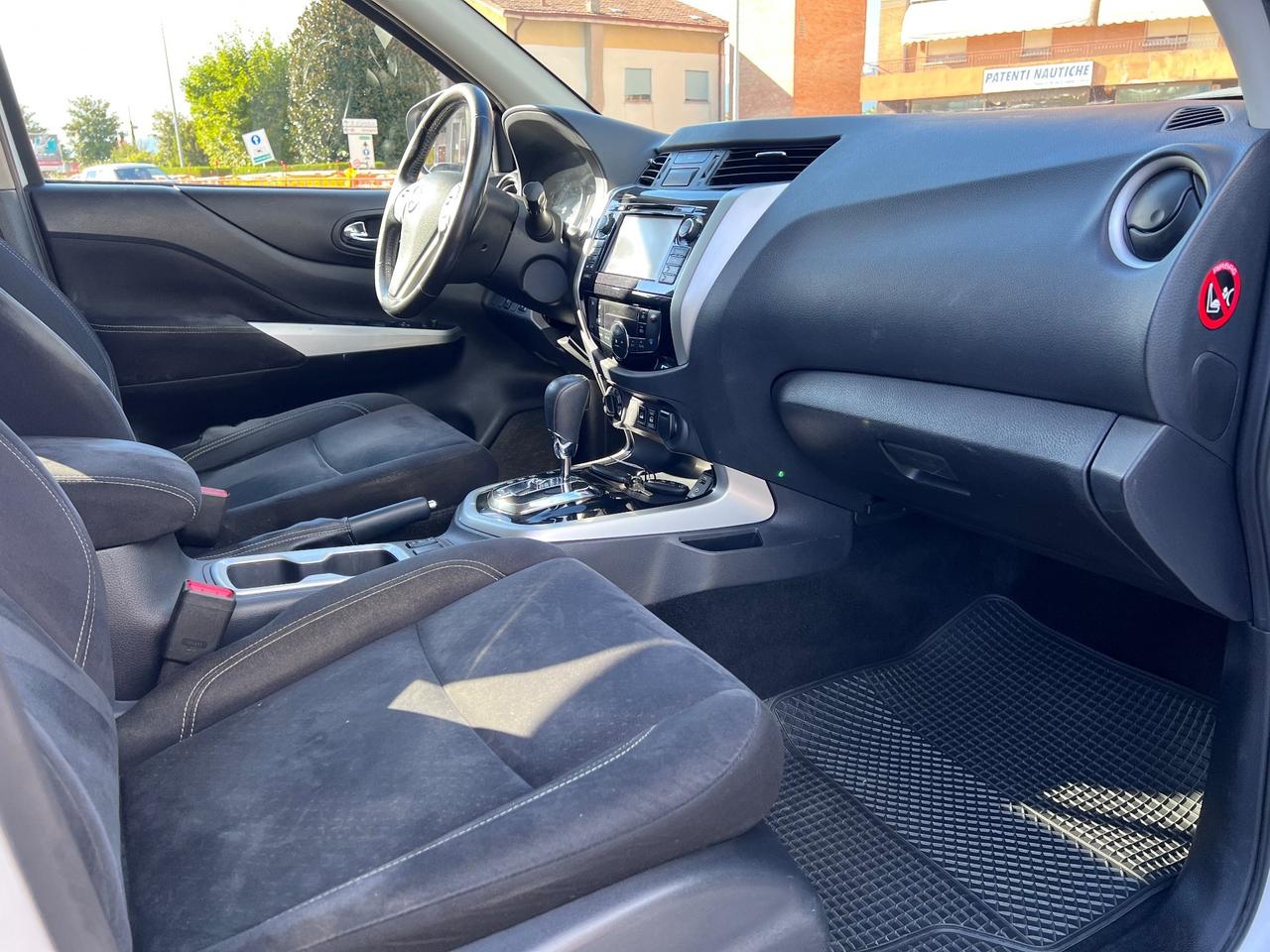 Nissan Navara 2.3 dCi 190 CV 7AT 4WD Double Cab N-Connecta
