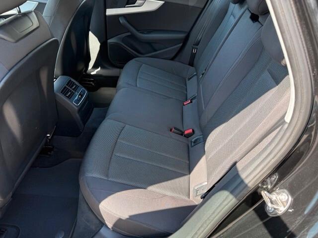 Audi A4 2.0 TDI 150 CV ultra Sport