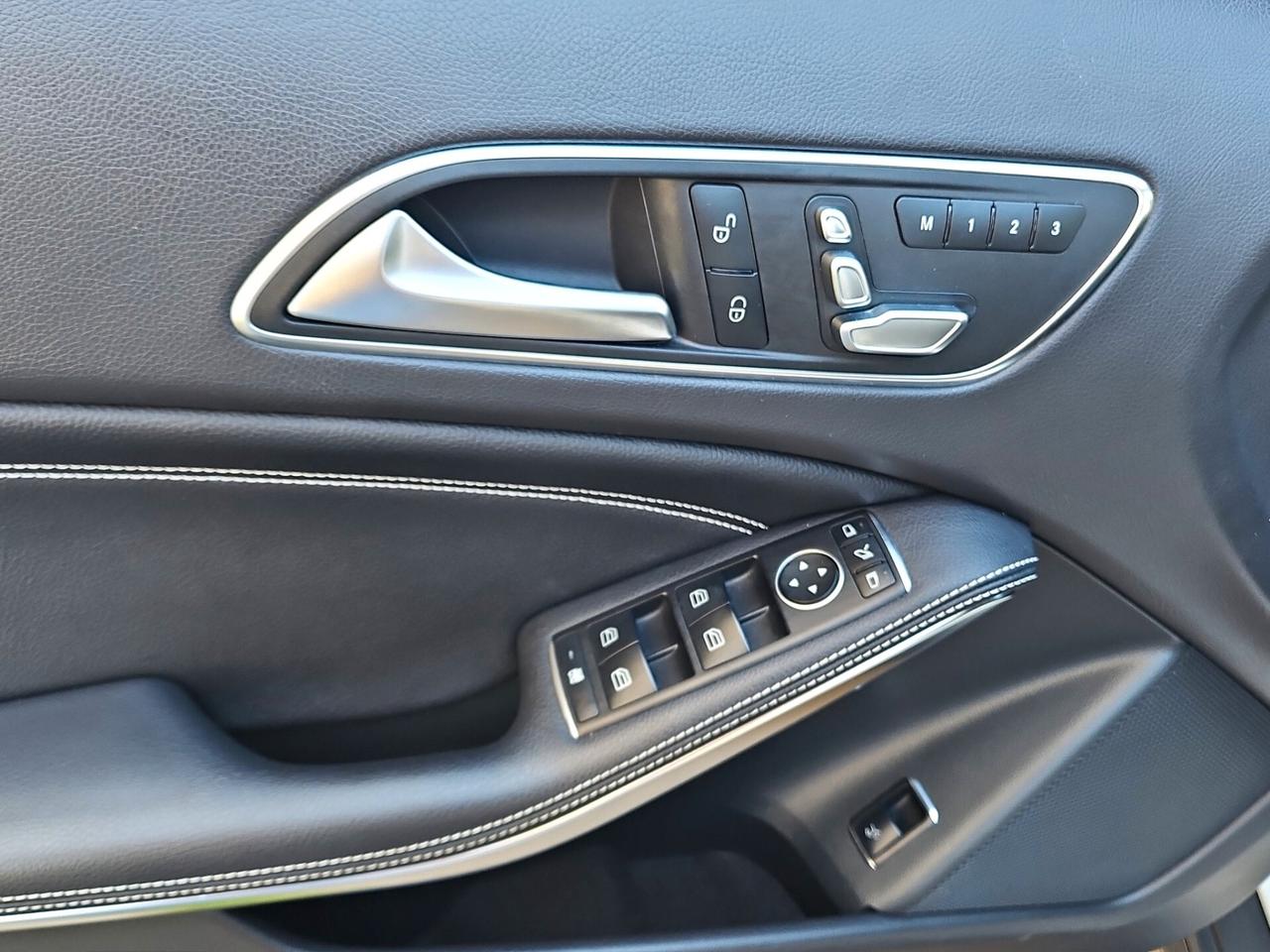 Mercedes-benz GLA 200 d Automatic Premium AMG FULL