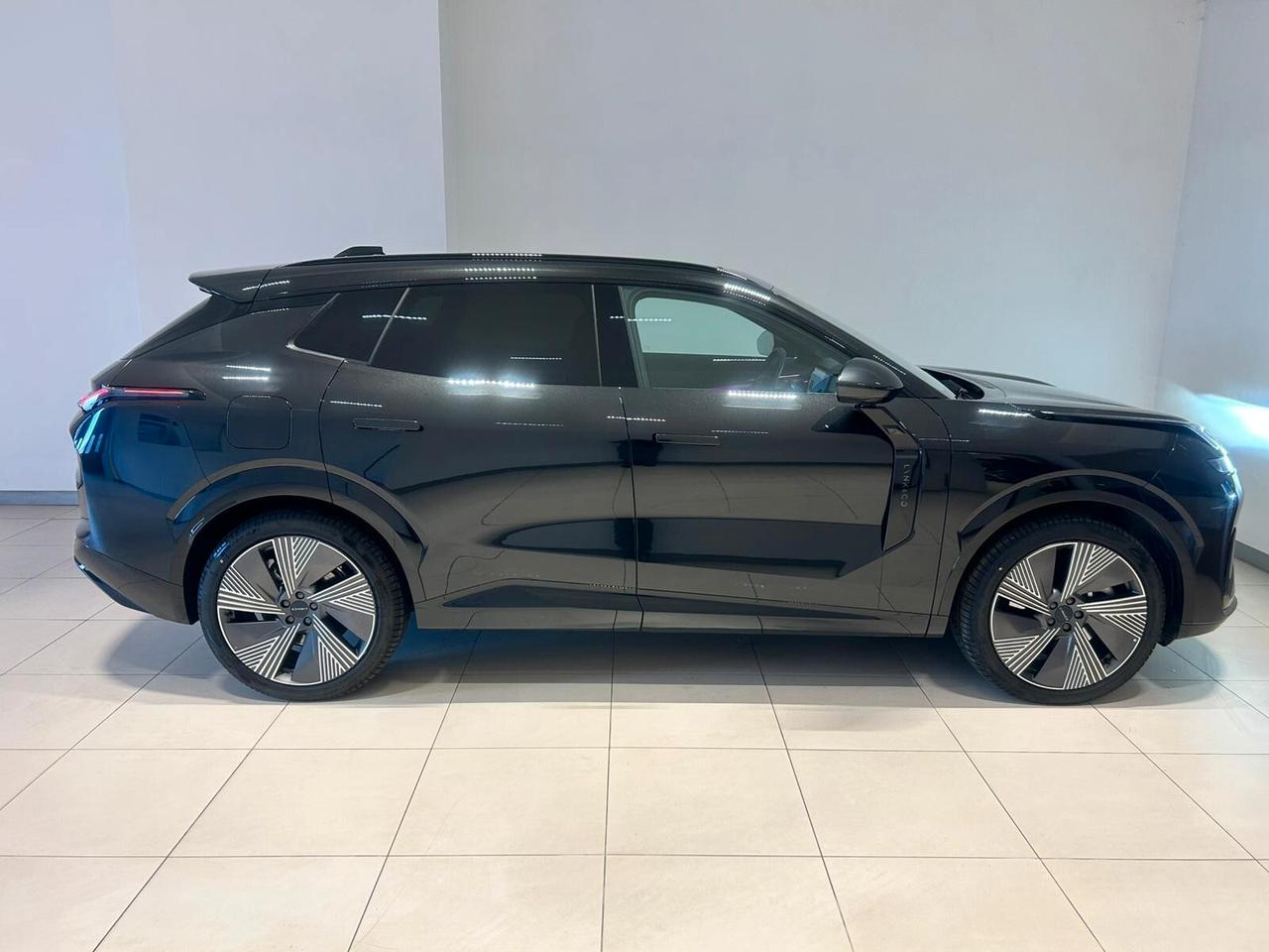 Lynk&co 08 PHEV More