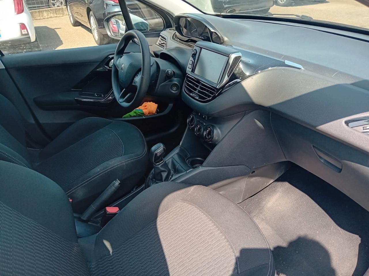 Peugeot 208 5p 1.2 68cv X COMMERCIANTI
