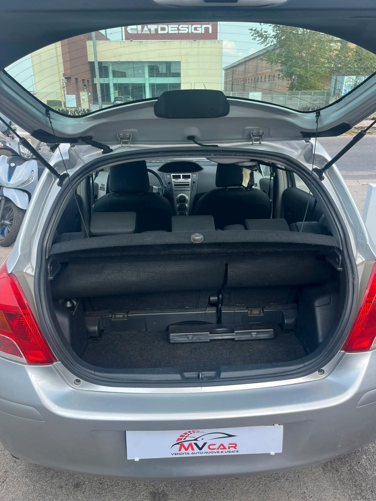 Toyota Yaris 1.0 5 porte Sol
