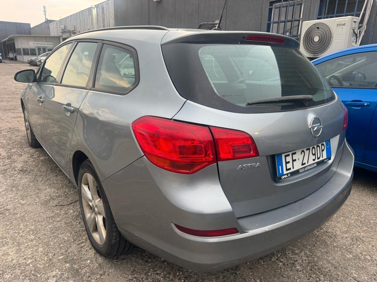 Opel Astra 1.4 100CV Sports Tourer Cosmo