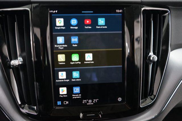 VOLVO XC60 B4 (d) AWD automatico Momentum Sport