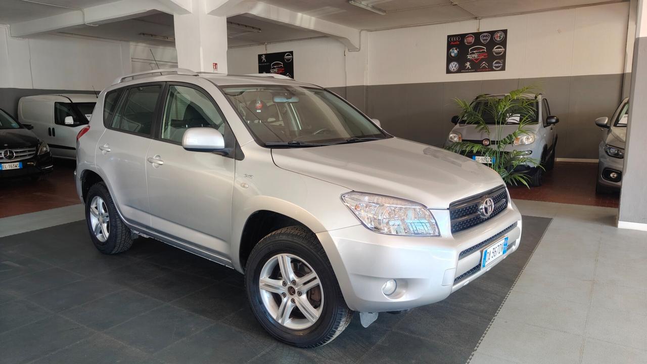 Toyota RAV 4 RAV4 2.2 D-4D 136 CV Luxury