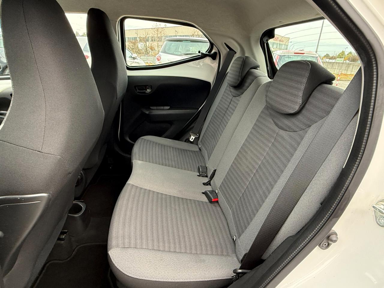 Toyota Aygo 1.0 VVT-i 72 CV 5 porte x-business