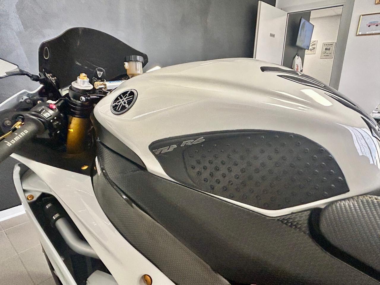 YAMAH YZF - R6 " MOTO TAGLIANDATA E PRONTA ALL'USO "