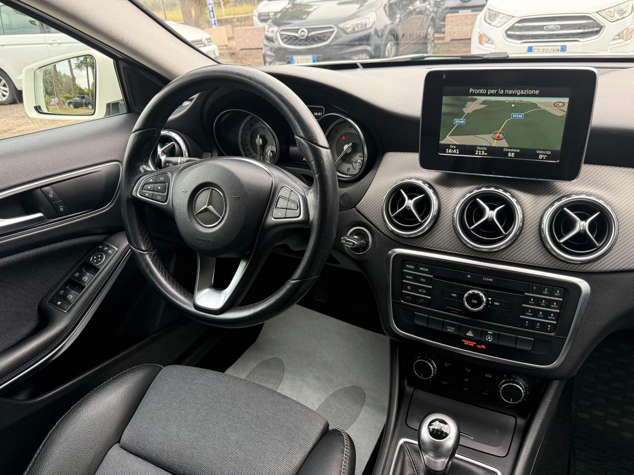 " DA VETRINA " Mercedes-benz GLA 180 d Business