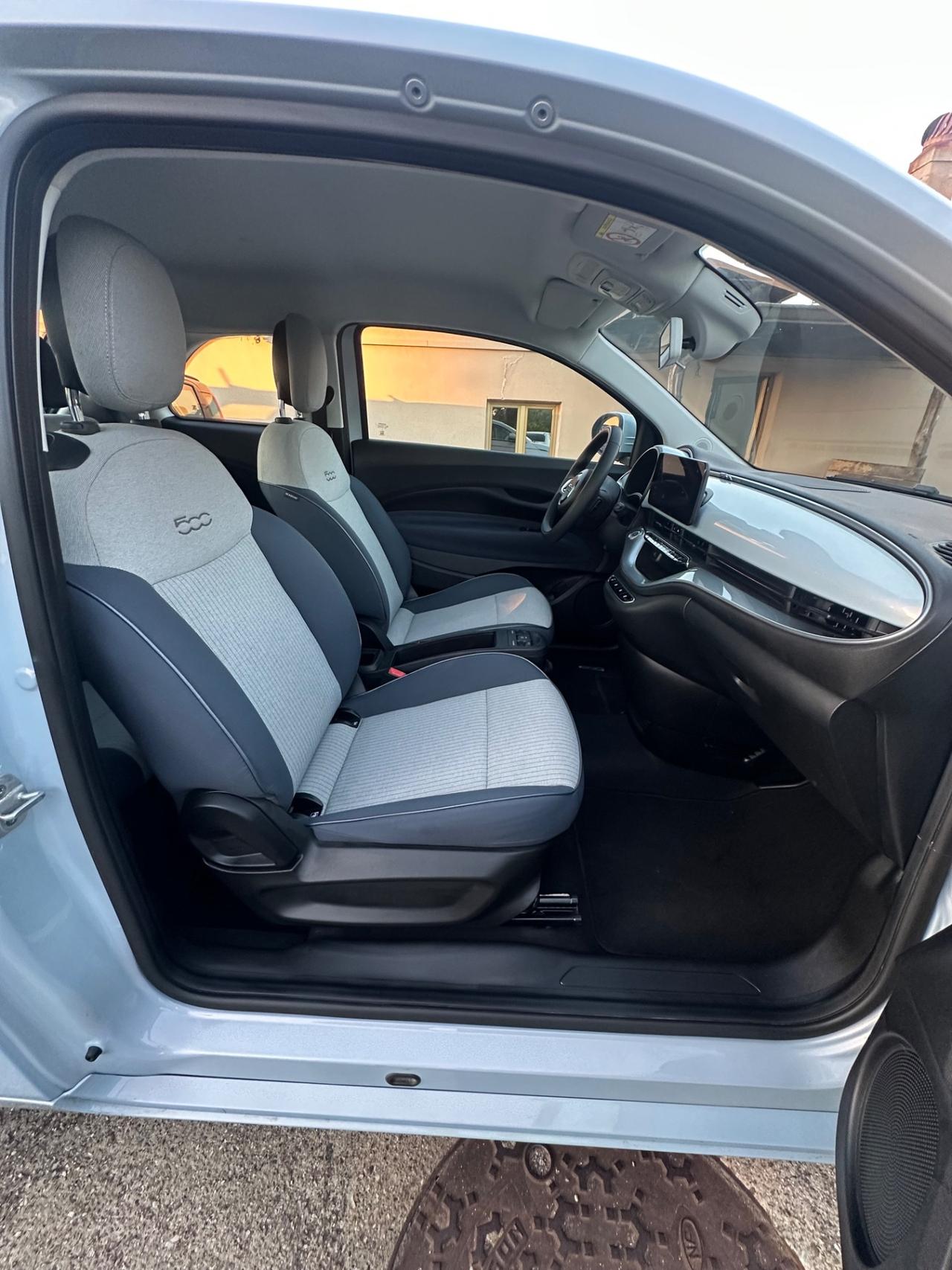 Fiat 500 500e Berlina 42 kWh La Prima