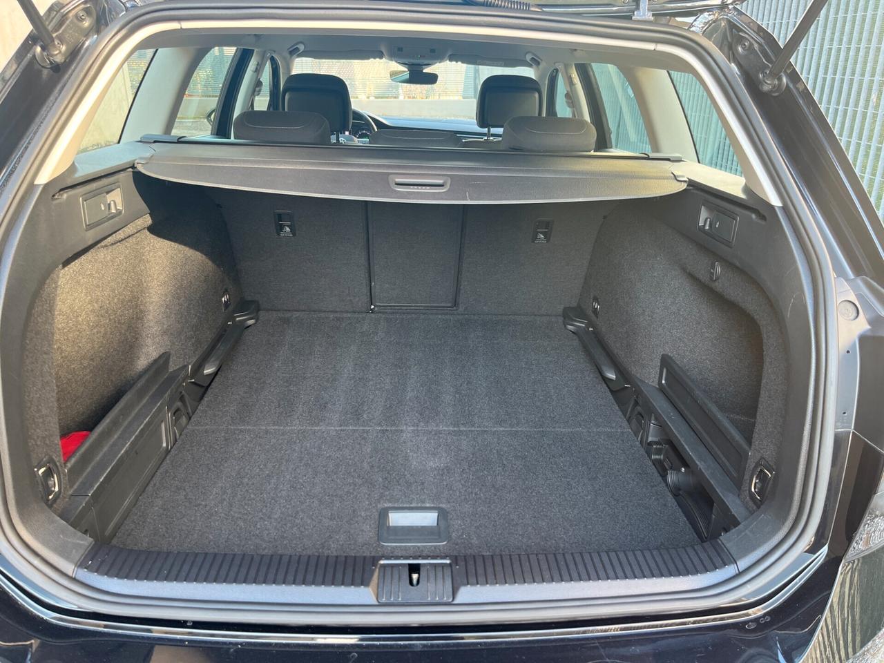 Volkswagen Passat Variant 2.0 TDI SCR EVO DSG Business**KM 86252**