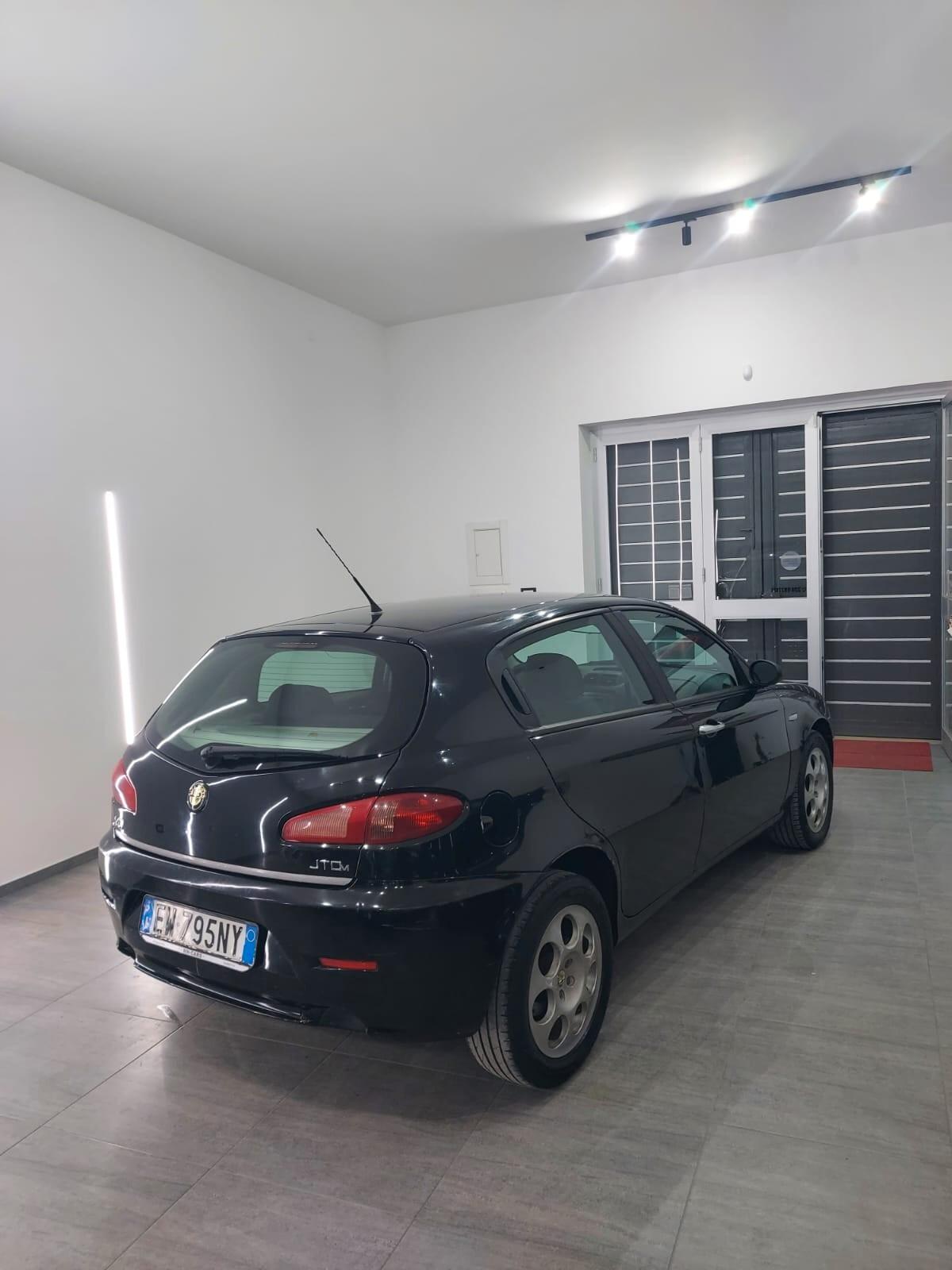 Alfa Romeo 147 1.9 JTD (120) 5 porte Distinctive