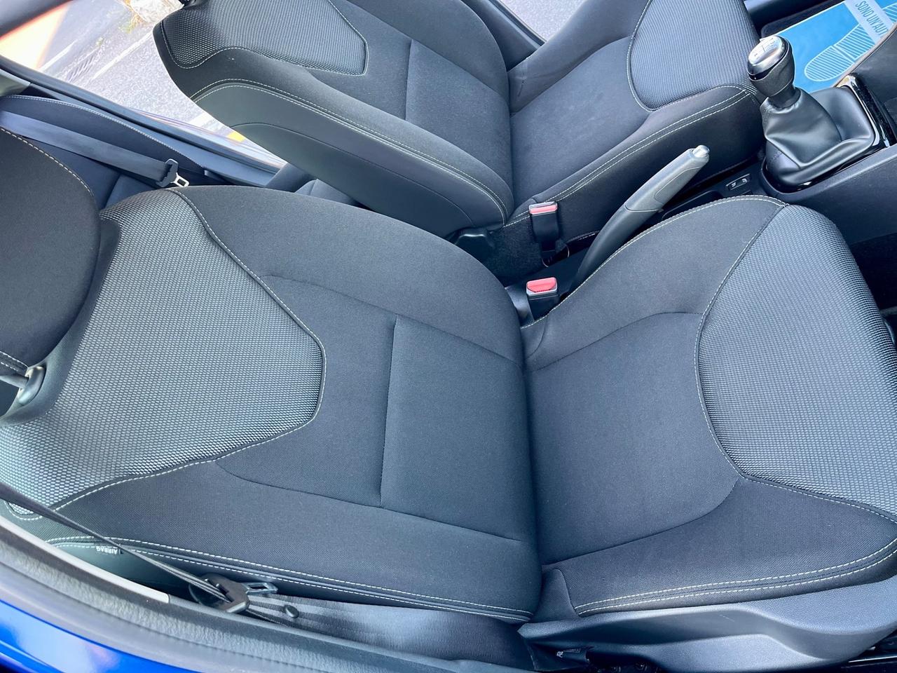 Renault Clio TCe 12V 90 CV 5 porte Moschino Intens