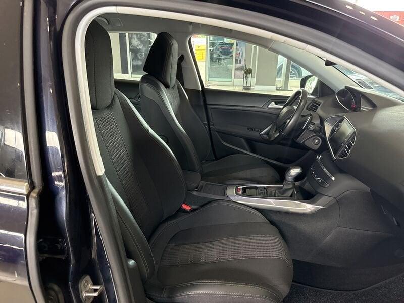 Peugeot 308 BlueHDi 130 EAT6 S&S SW Allure
