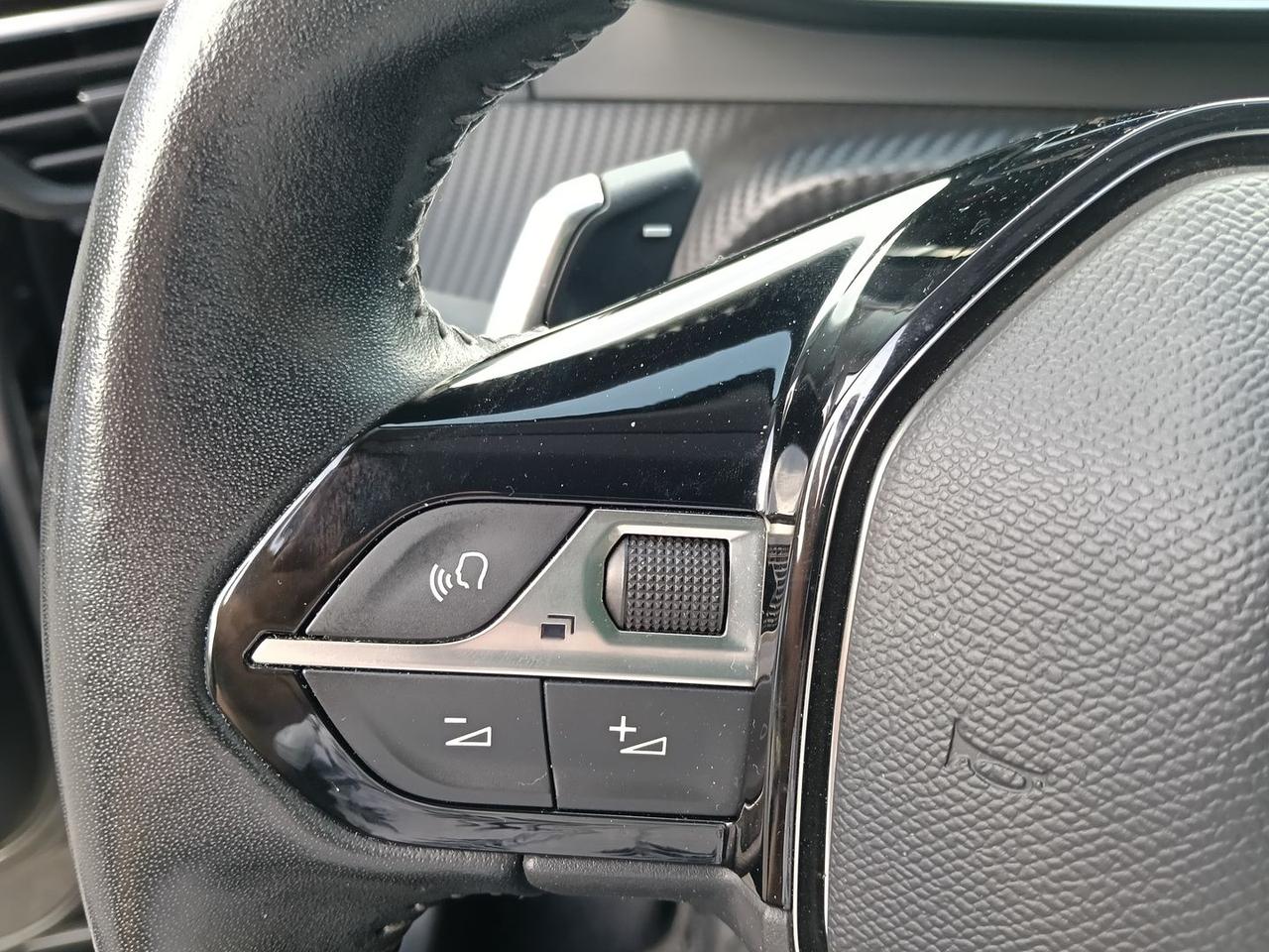 Peugeot 2008 Allure 1.2 130 Cv #11519
