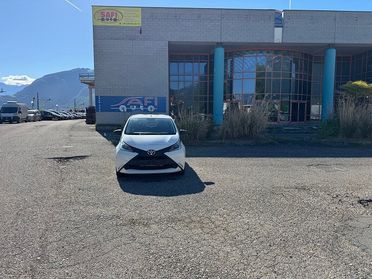 Toyota Aygo 1.0 VVT-i 69 CV 5 porte x-clusiv Black & White