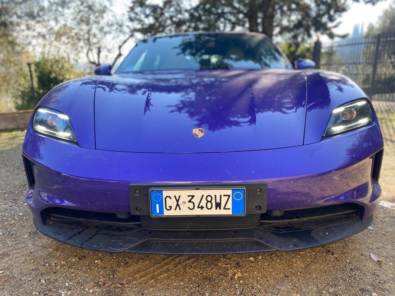 Porsche Taycan anno 2024 km 5400 ! Noleggio lungo termine