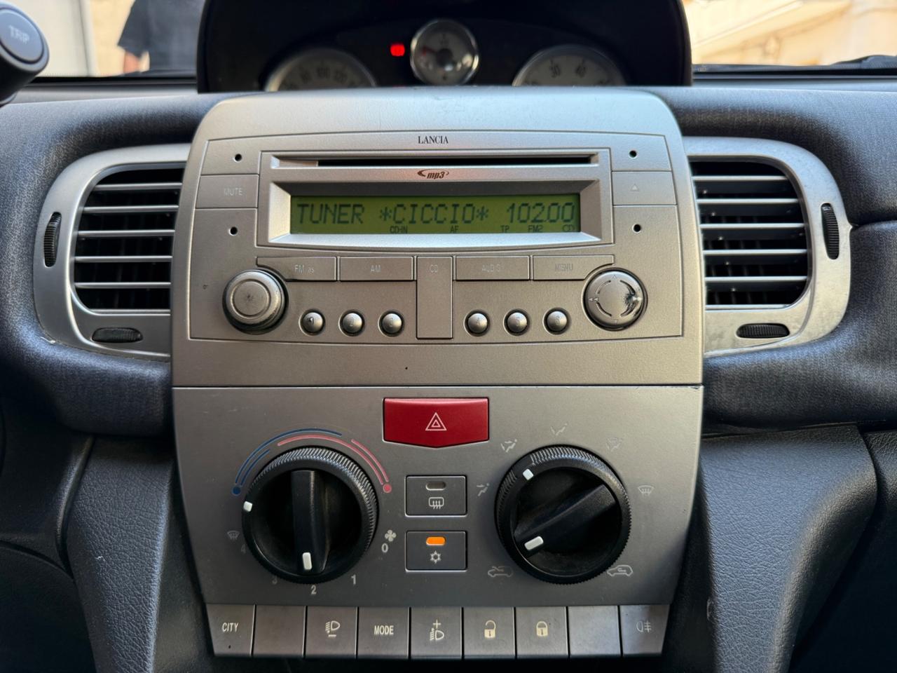 Lancia Ypsilon 1.2 69cv Oro