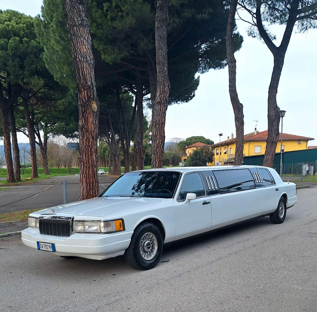 Lincoln Continental LIMOUSINE Town Car Stretch 9 Posti