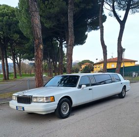 Lincoln Continental LIMOUSINE Town Car Stretch 9 Posti