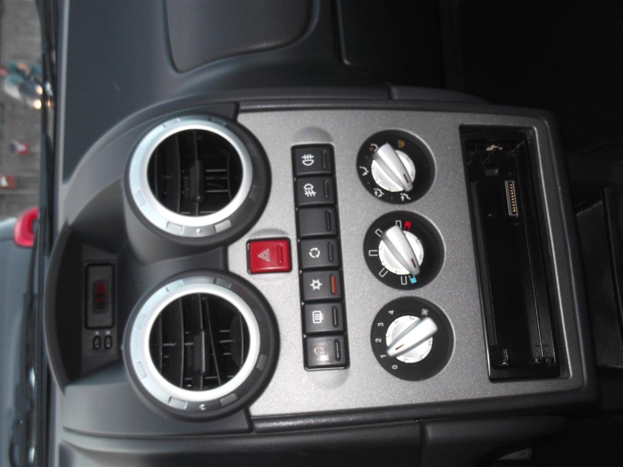 Mg ZR 105 cat 5 porte - 27