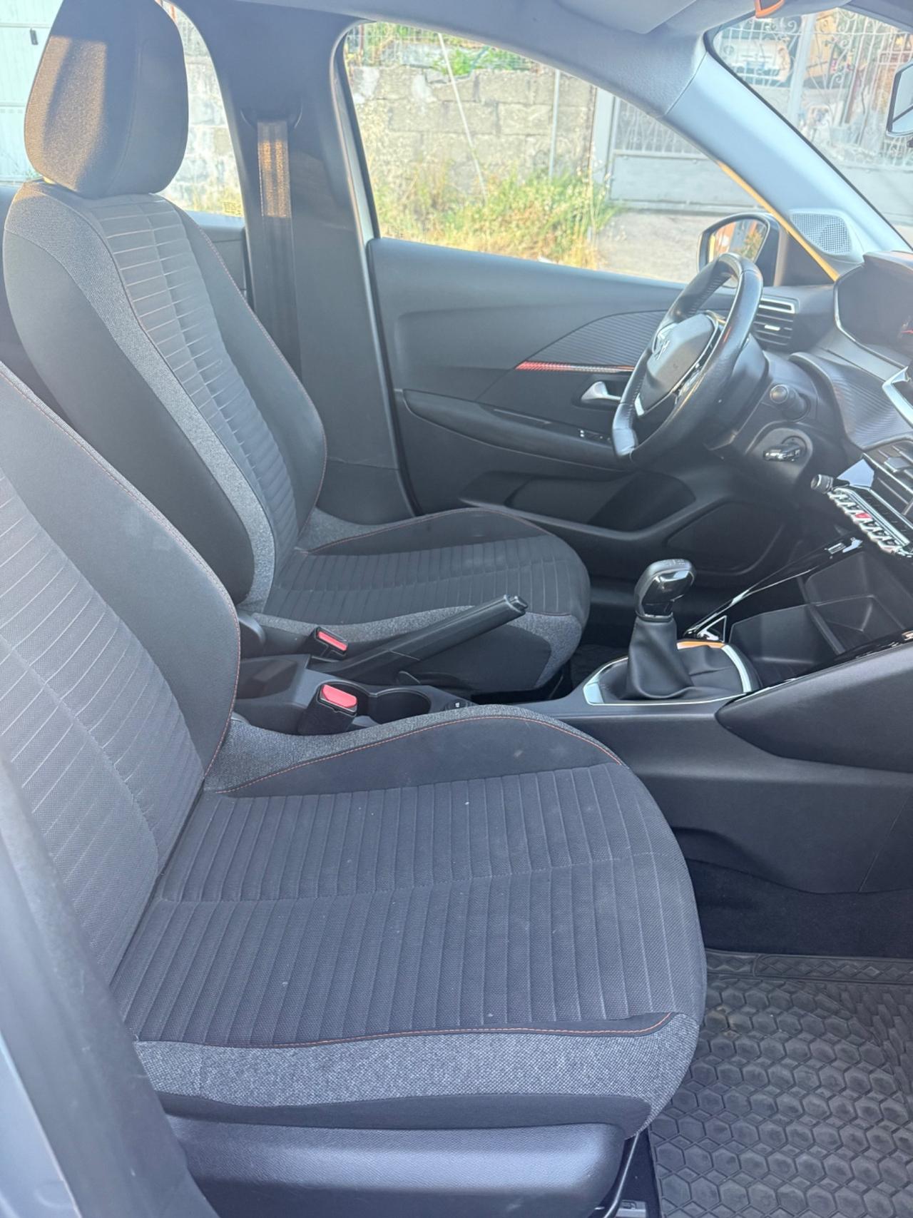 Peugeot 208 PureTech 75cv