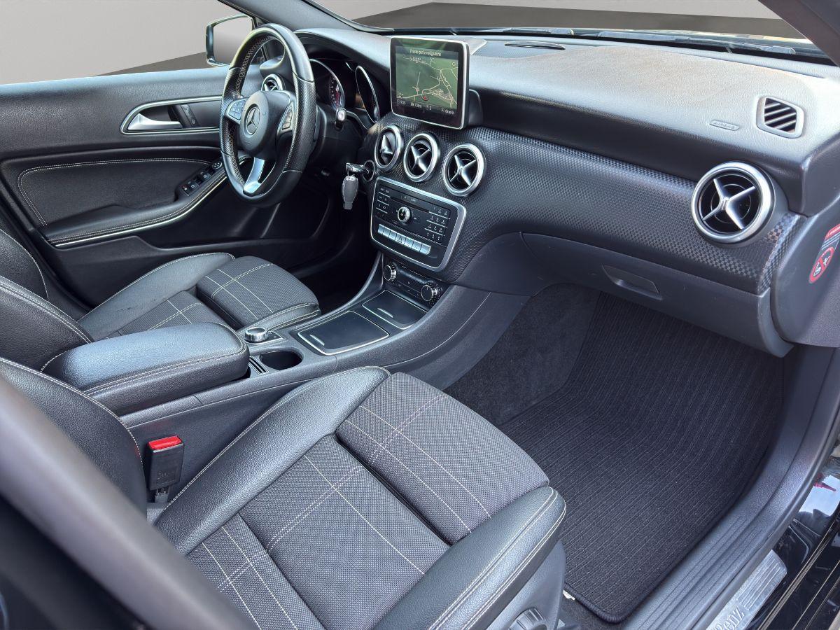 MERCEDES - Classe A - A 200 d 136CV Automatic Premium BLACK EDITION