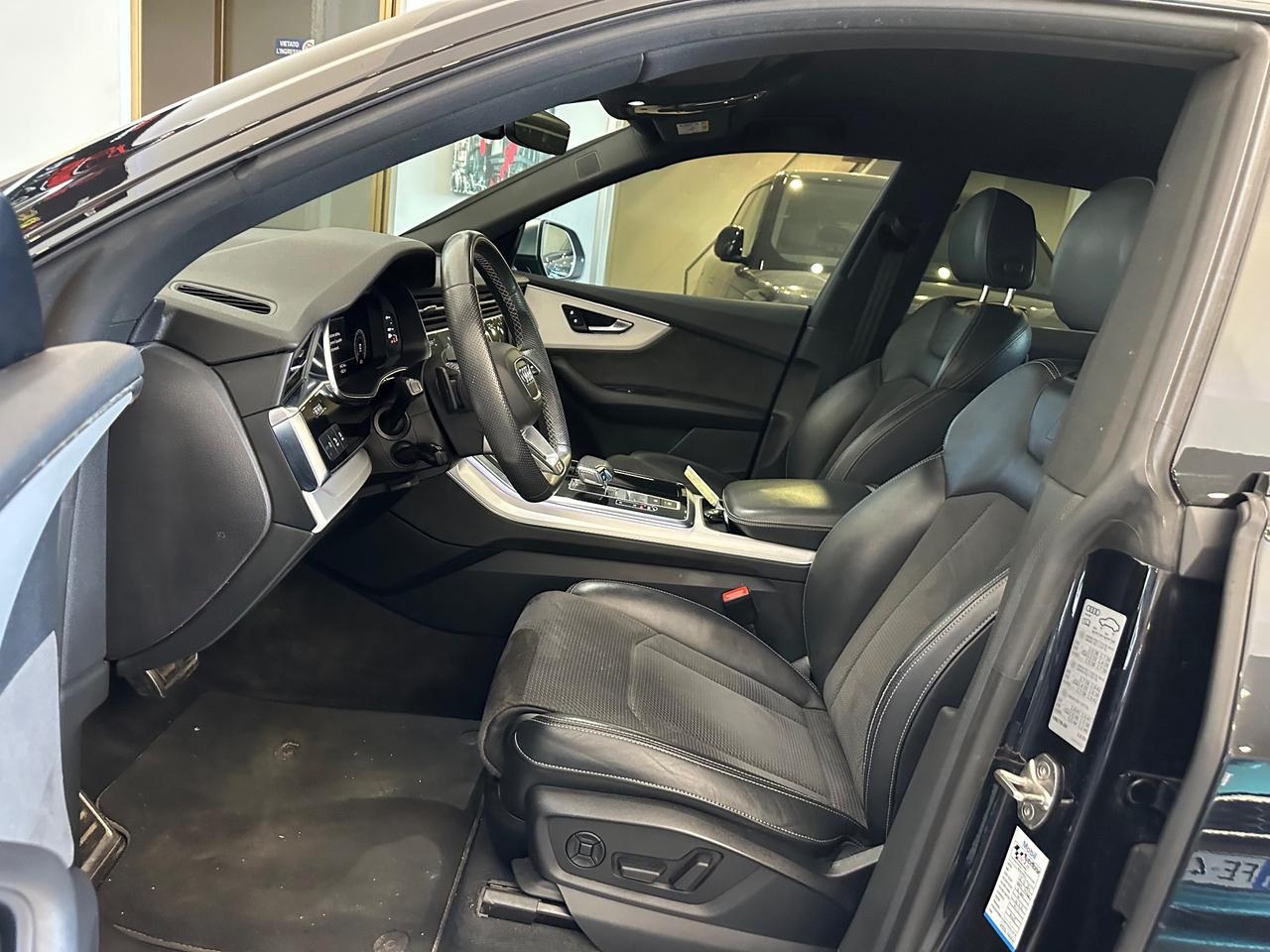 Audi SQ8 Audi SQ8 Elettrica diesel