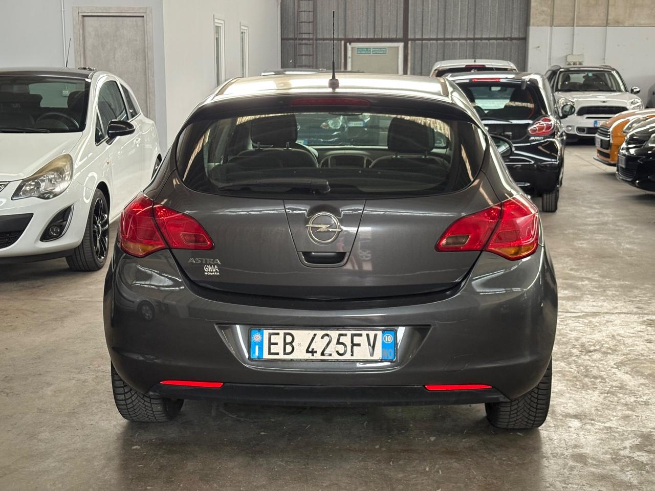 Opel Astra 1.6 115CV 5 porte Cosmo