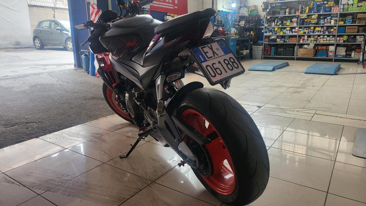 Aprilia Tuono 660