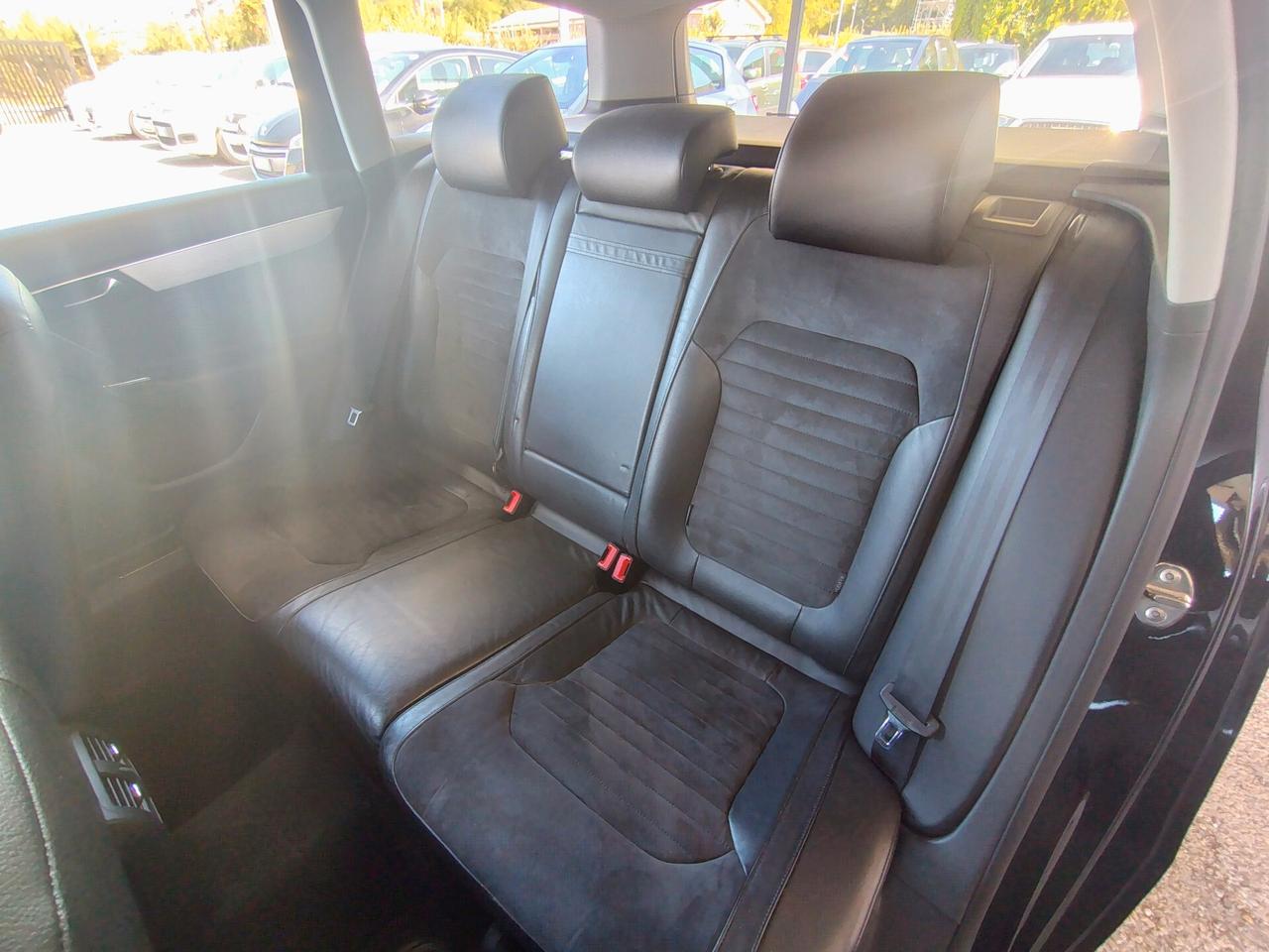 Volkswagen Passat 2.0 TDI DSG Highline BlueM. Tech.