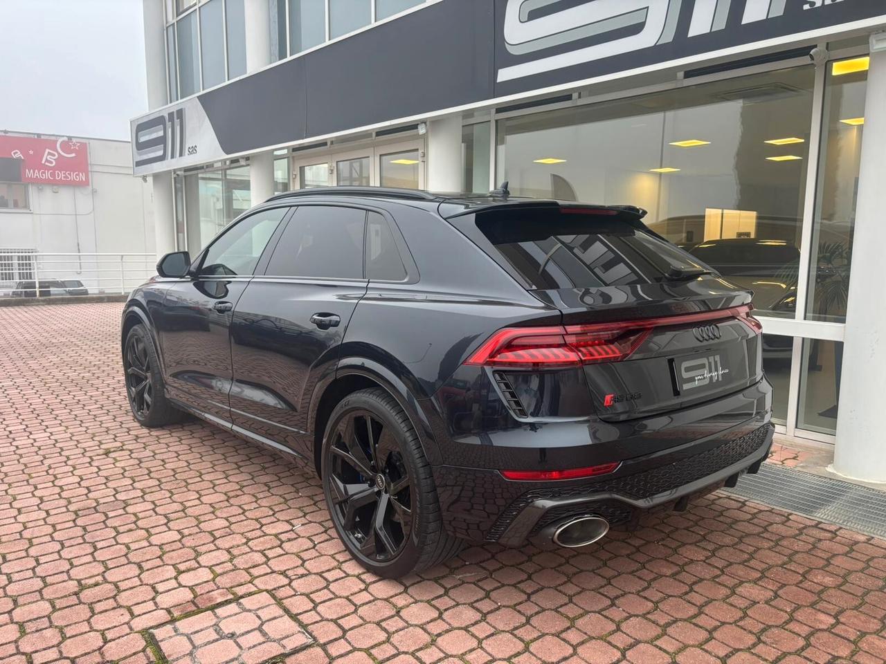 Audi Q8 RS TFSI V8 quattro tiptronic