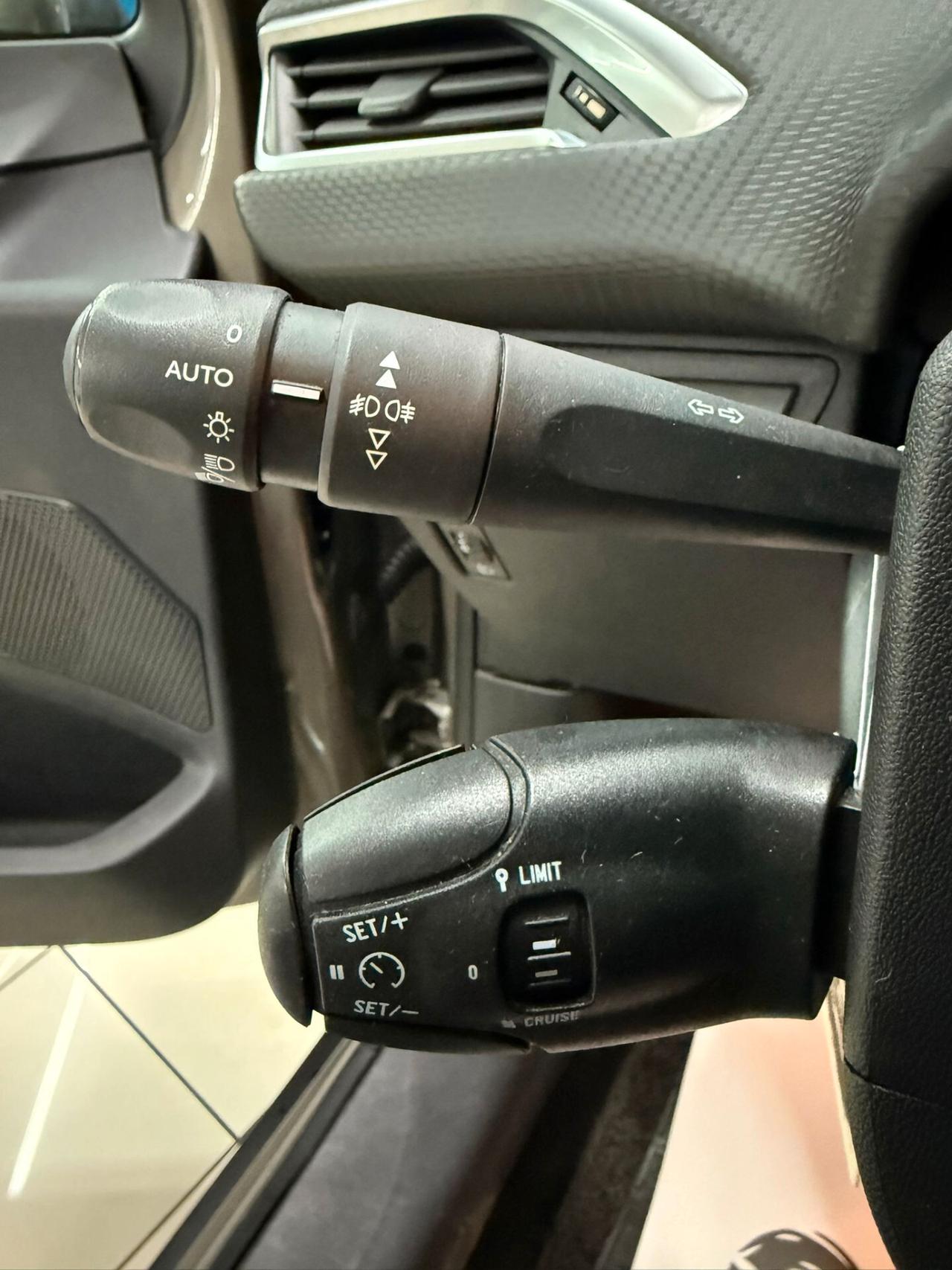 Peugeot 2008 BlueHDi 100 Allure