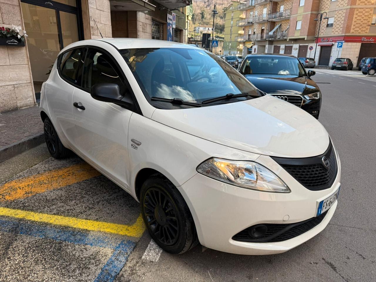 Lancia Ypsilon 1.2 69 CV 5 porte GPL Ecochic Gold