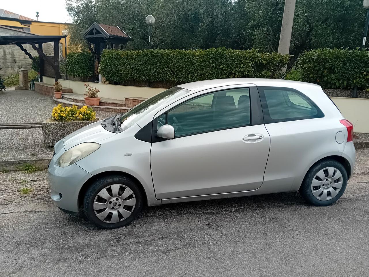 Toyota Yaris 1.0 3 porte Now