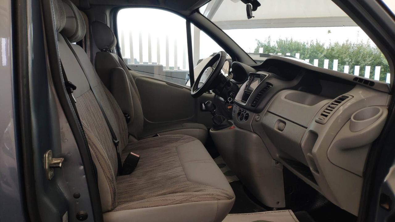 Nissan Primastar 2000cc Diesel 115 CV 9P