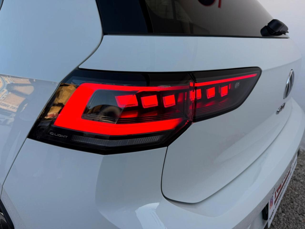 New Volkswagen Golf 8.5 GTI 2.0 TSI 265 CV