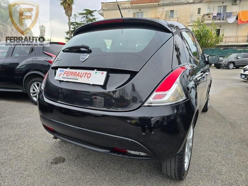 Lancia Ypsilon 0.9 TwinAir 85 CV 5 porte S&S DFN Gold